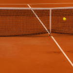 Roland Garros, Swiatek e Djokovic avanzano mentre Rybakina cade: il caldo di Parigi cambia il volto del torneo